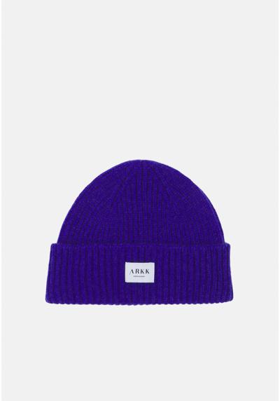 Шапка CLASSIC BEANIE UNISEX