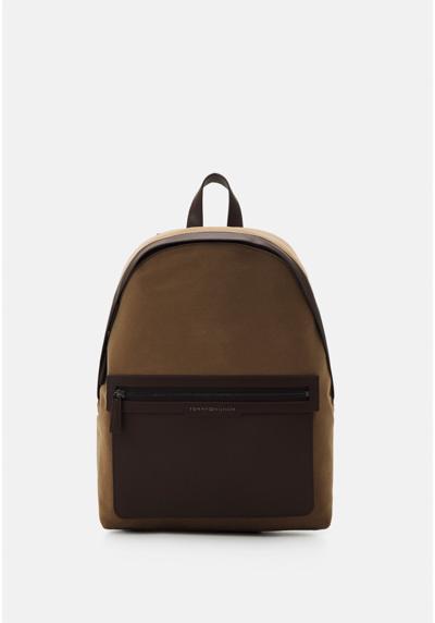 Рюкзак CLASSIC DOME BACKPACK