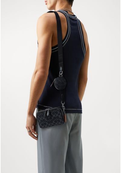 Сумка CHARTER SLIM CROSSBODY IN SIGNATURE SET