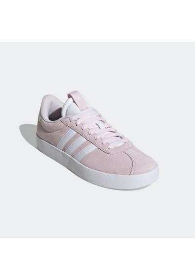 Кроссовки, вдохновленные дизайном Adidas Samba.