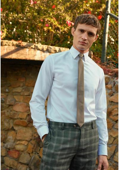 Рубашка SHIRT AND TIE PACK SLIM FIT SINGLE CUFF.