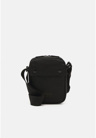 Сумка KNOCKHILL ESSENTIAL CROSSBODY BAG UNISEX