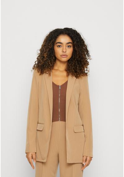 Короткое пальто PCBOSSY LOOSE STRIPED BLAZER