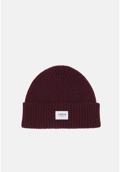 Шапка CLASSIC BEANIE UNISEX