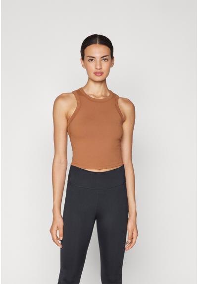 Топ ONE FITTED CROP TANK