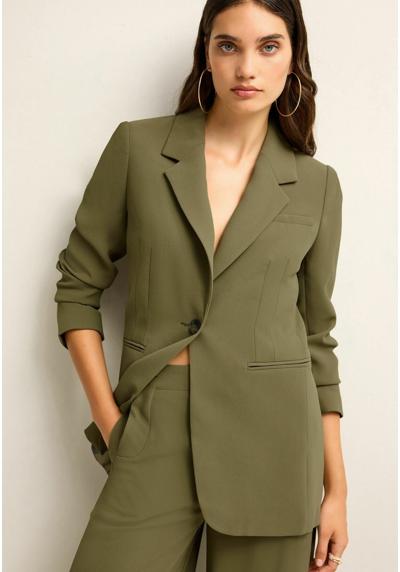 Короткое пальто TAILORED CREPE SINGLE BREASTED BLAZER PETITE. PETITE