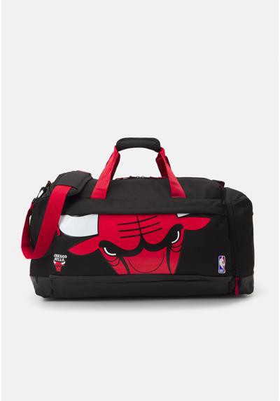 CHICAGO BULLS DUFFLE BAG - Vereinsmannschaften CHICAGO BULLS DUFFLE BAG