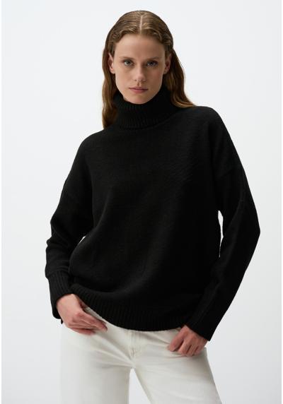 Пуловер LONG SLEEVED TURTLENECK