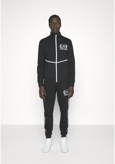 Спортивный костюм TRACKSUIT SET