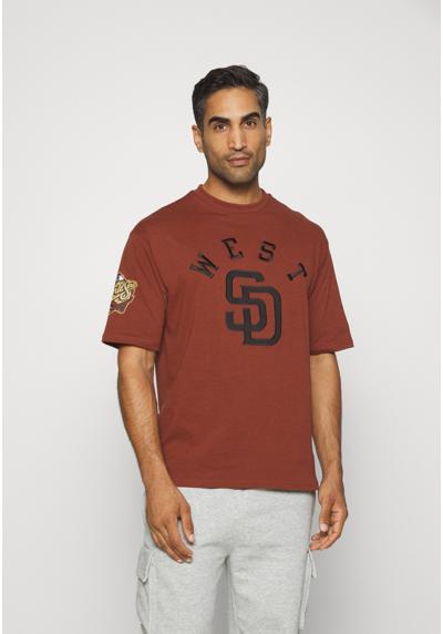 MLB SAN DIEGO PADRES TEAM PATCH TEE - Vereinsmannschaften MLB SAN DIEGO PADRES TEAM PATCH TEE