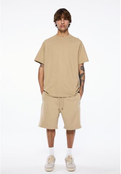 Брюки SET BERMUDA SHORTS AND T-SHIRT