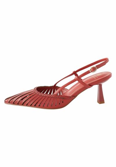 Туфли FOREVER COMFORT SLINGBACK