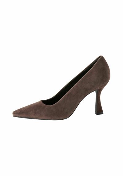 Туфли FOREVER COMFORT CHISEL TOE HEEL COURT