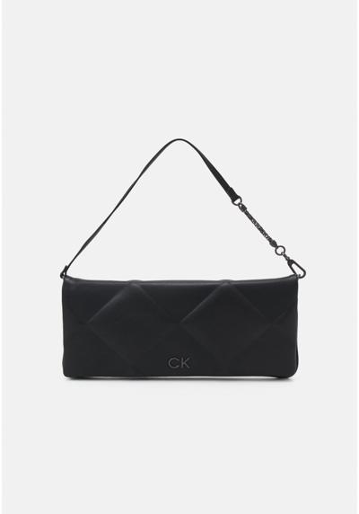 Сумочка вечерняя RE-LOCK QUILT WRISTELET CLUTCH