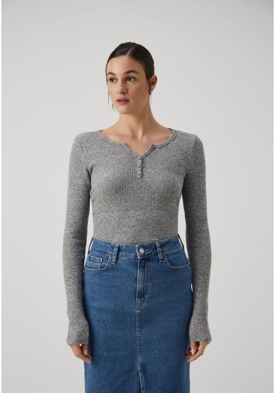 Кофта COZY HENLEY