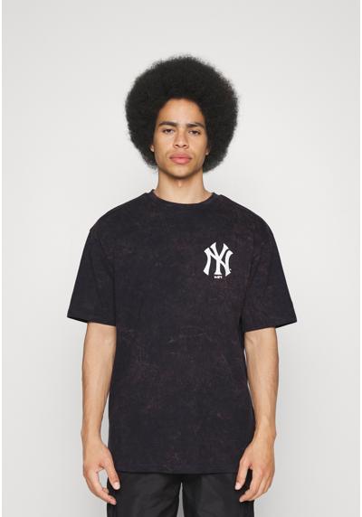 Футболка MLB NEW YORK YANKEES WASHED PACK GRAPHIC TEE