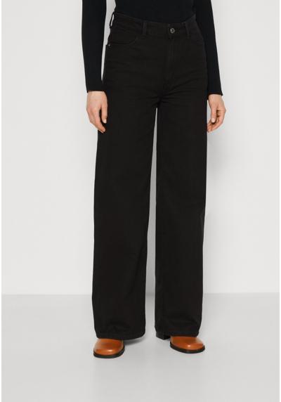 Джинсы TROUSERS JACKIE