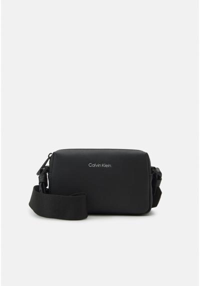 Сумка CK MUST CAMERA BAG UNISEX