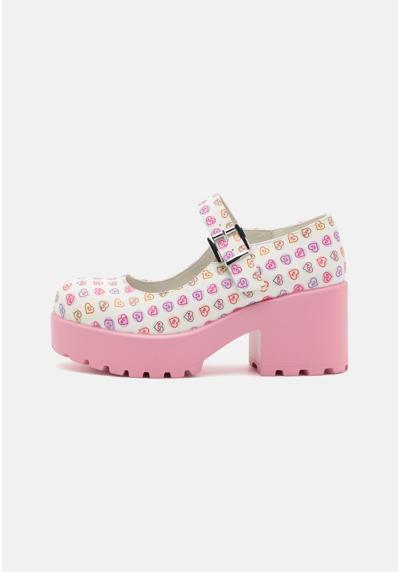 Туфли TIRA MARY JANES SHOES LOVE HEARTS EDITION