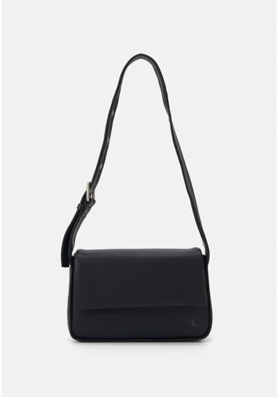 Сумка BLOCK FLAP SHOULDERBAG