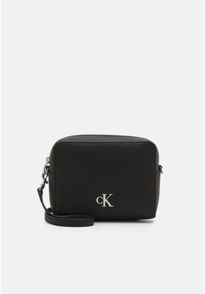 Сумка MINIMAL MONOGRAM CAMERA BAG