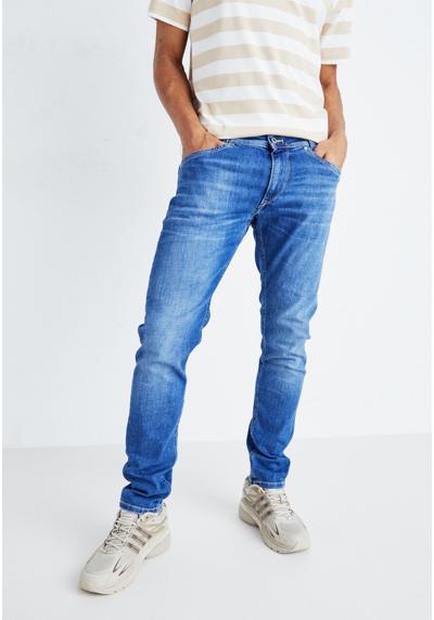 Джинсы TAPERED JEANS