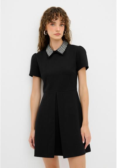 Платье SHORT SLEEVE WITH STONE COLLAR