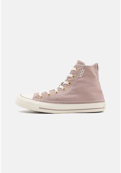 Сникеры CHUCK TAYLOR ALL STAR CRAFTED STITCHING