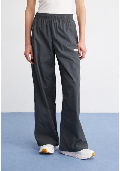 Брюки SHIFTED PANT