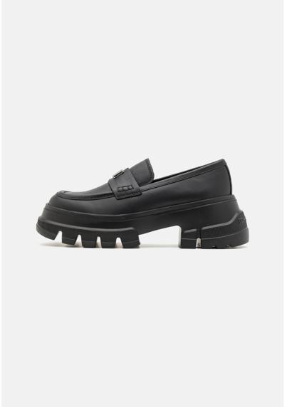 Туфли CHUNKY LOAFER