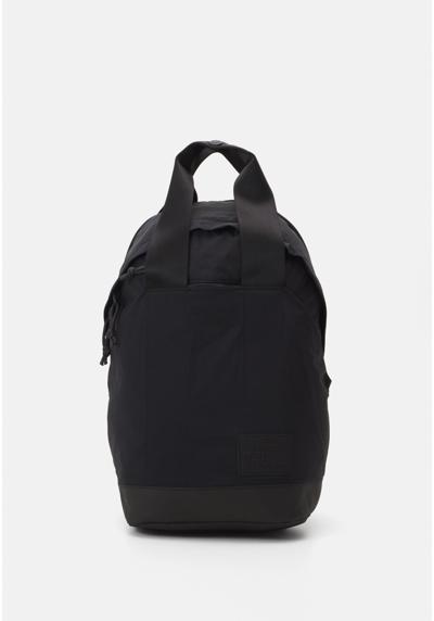 Рюкзак NEVER STOP DAYPACK UNISEX