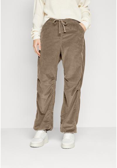 Брюки CORDUROY PARACHUTE PANT