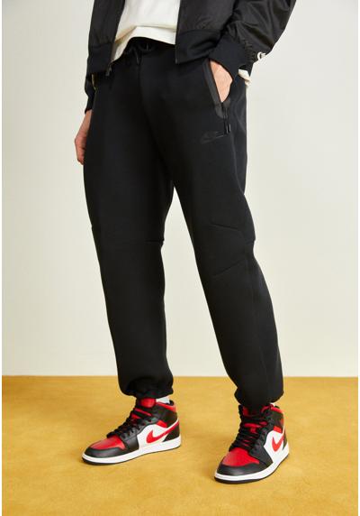 Брюки TECH FLEECE OPEN HEM PANT