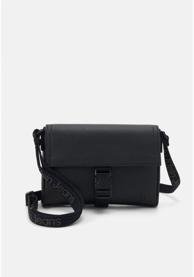 Сумка ULTRALIGHT SLIM FLAP BAG UNISEX