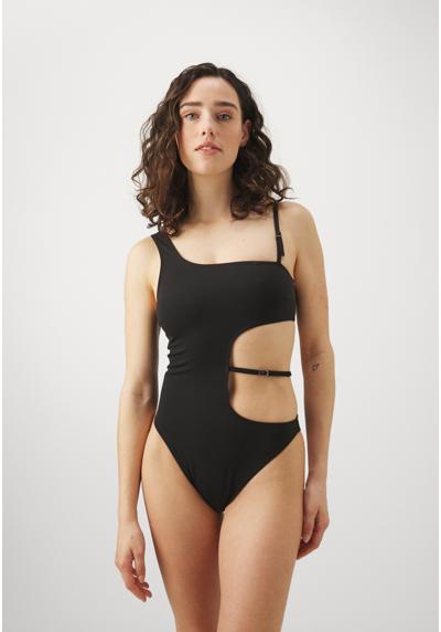 Купальник FASHION FIT ONE PIECE