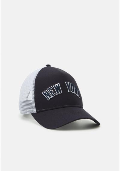 Кепка TEAM SCRIPT TRUCKER UNISEX