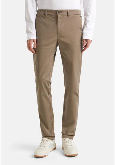 Брюки SLIM IN STRETCH GABARDINE TWO SLANT POCKETS AND TWO BUTTONED WELT BACK POCKETS.