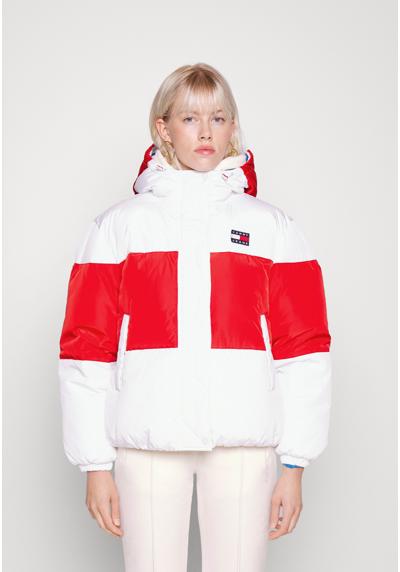 Зимняя куртка SHINY BADGE PUFFER