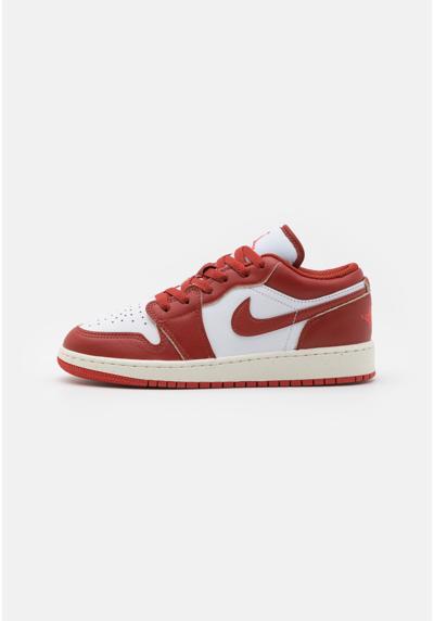 Кеды AIR JORDAN 1 LOW SE UNISEX