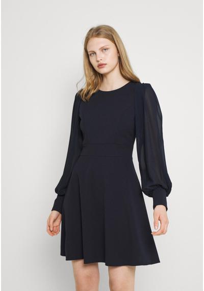 Платье KAT SLEEVE DRESS