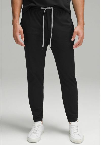 Брюки SOFT TAPERED PANT