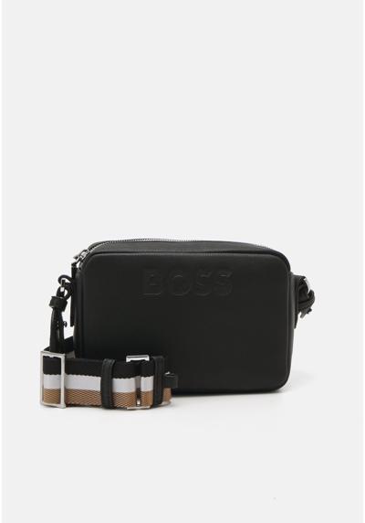 Сумка ADDISON CROSSBODY