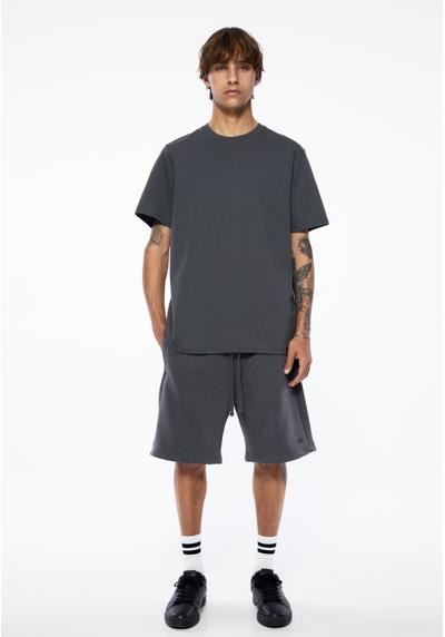 Брюки SET BERMUDA SHORTS AND T-SHIRT