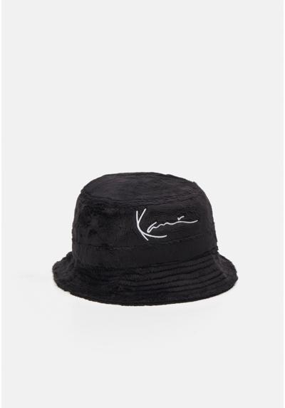 Шляпа SIGNATURE BUCKET HAT UNISEX