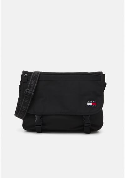 Сумка ESSENTIAL DAILY MESSENGER UNISEX