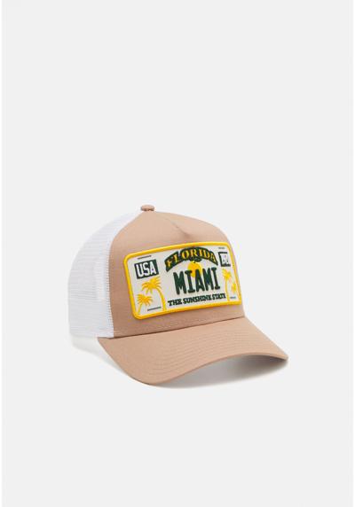 Кепка LICENSE PLATE TRUCKER UNISEX