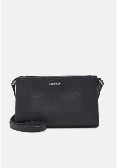 Сумка ELEVATED CROSSBODY SAFFIANO