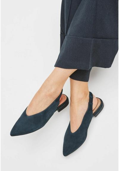 Туфли FOREVER COMFORT® LEATHER FLAT SLINGBACKS