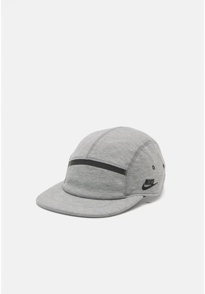 Кепка U NK FLY CAP U FB TECH FLEECE L