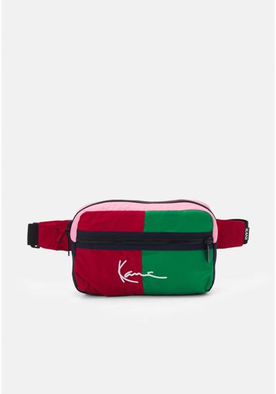 Ремень SIGNATURE BLOCK HIP BAG UNISEX